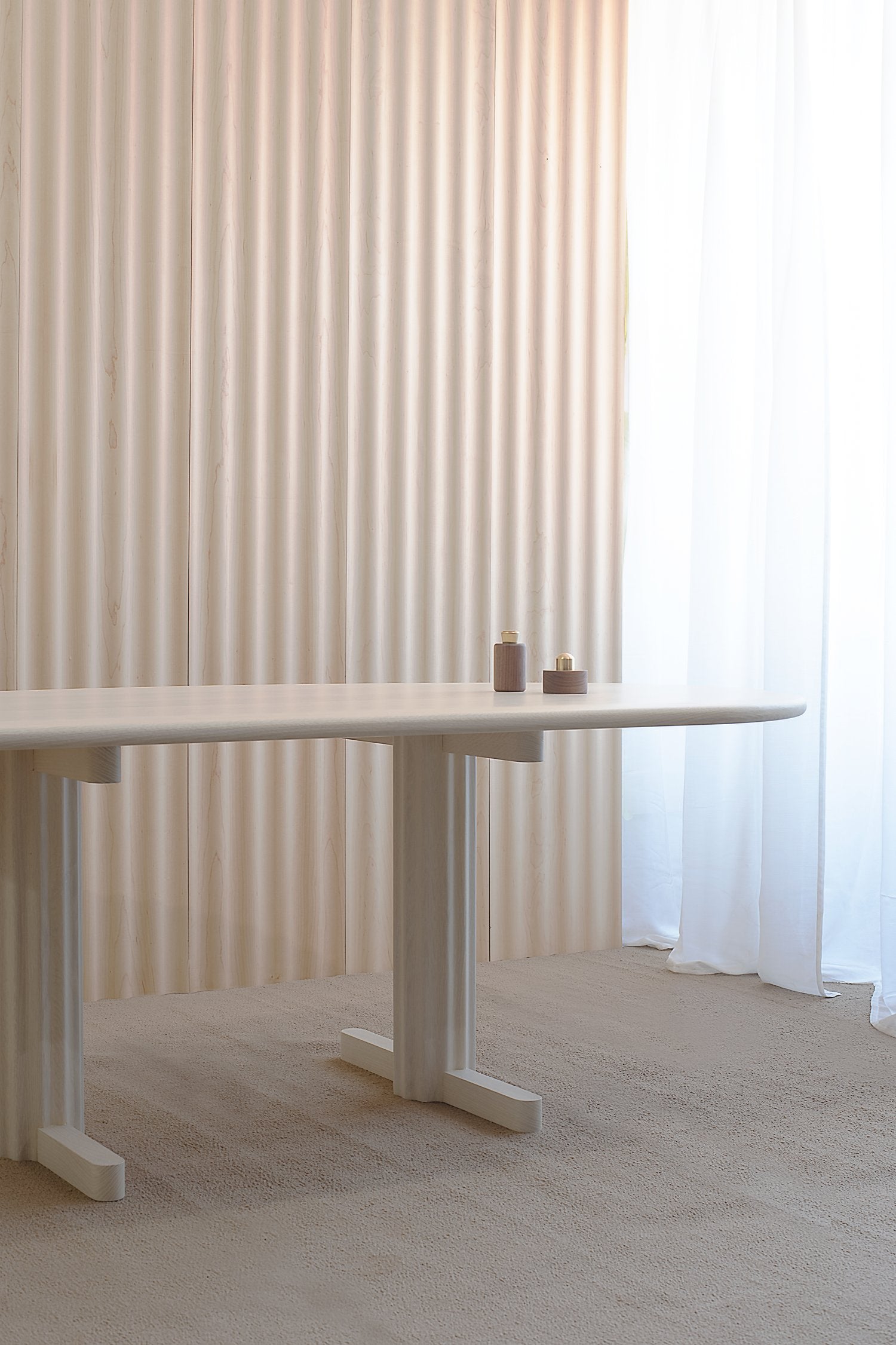 NAMI Column Dining Table