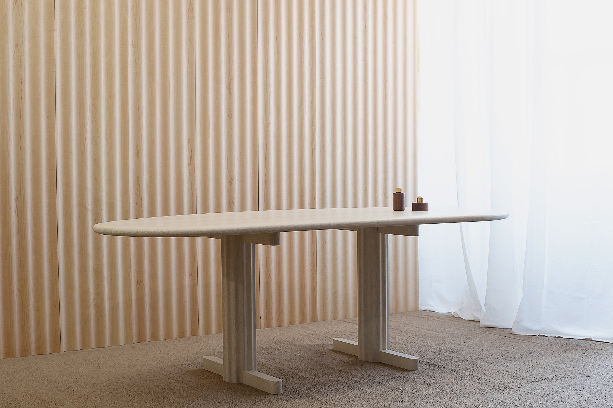 NAMI Column Dining Table